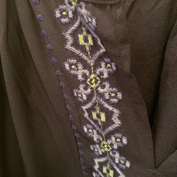 Gap blouse  - Picture 2 of 4